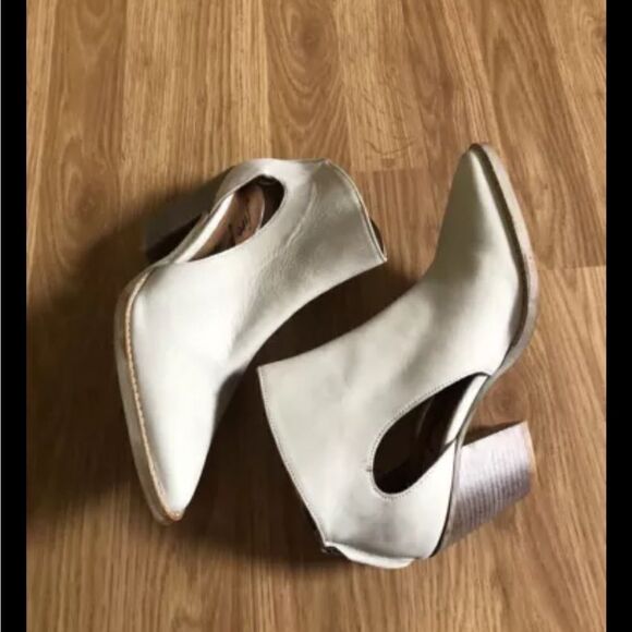 NWOB FREE PEOPLE Wilder Bootie White Suede Leather Women’s SIZE 38 EU 8 US - Picture 13 of 14